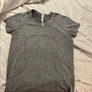 lululemon athletica Charcoal Short Sleeve Tee size 10 Women